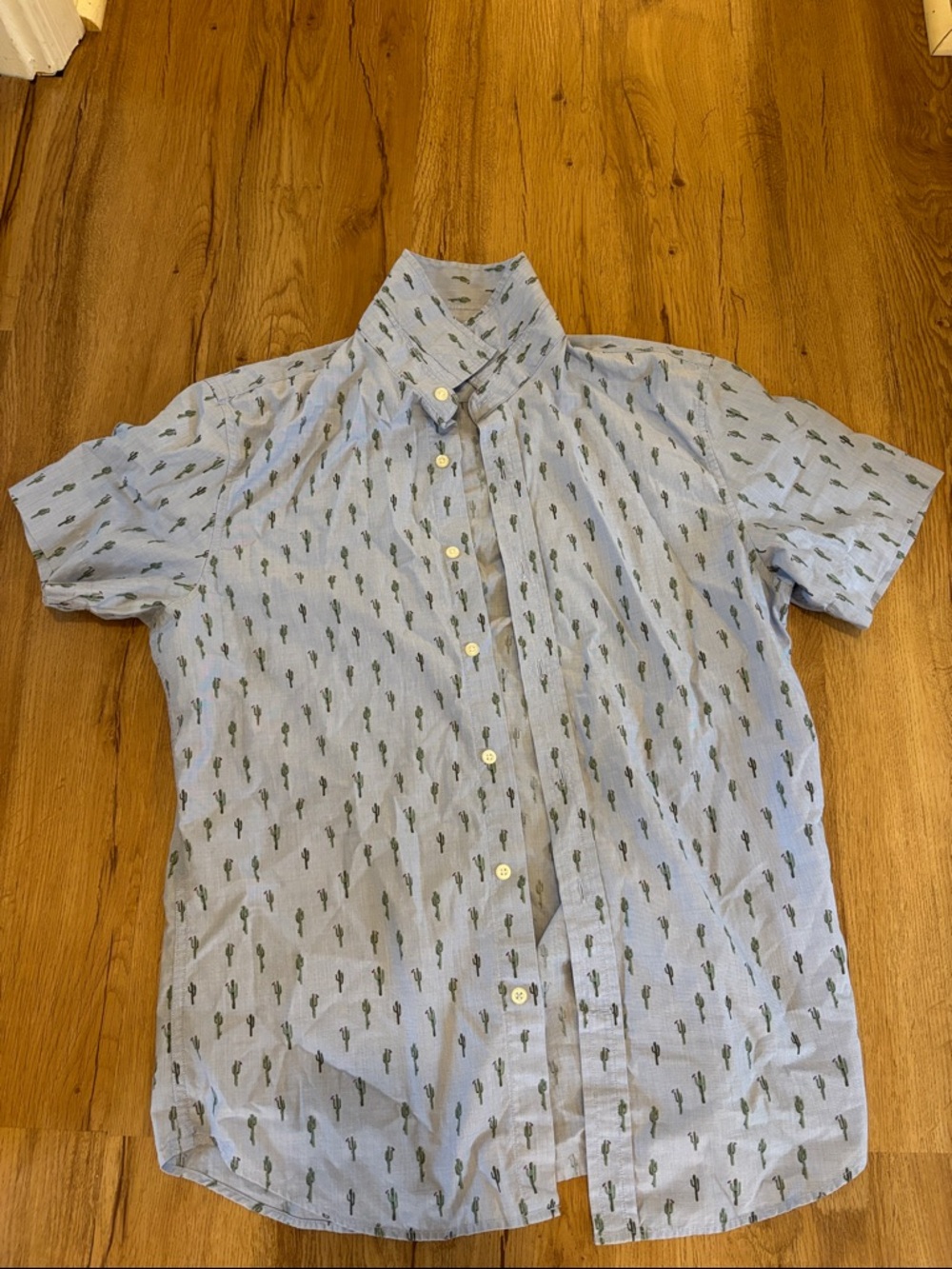 Banana Republic Light Blue Short-Sleeve Button-Down with Green Palm Print